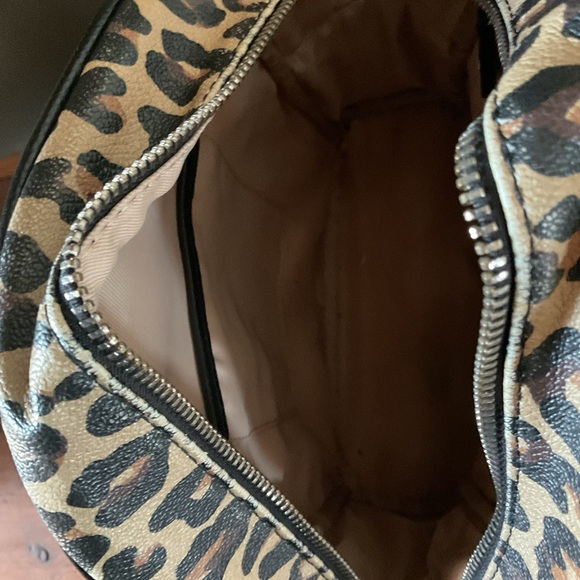 Dana Buchman animal print backpack - Picture 7 of 8